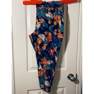Torrid Tropical Print cropped Leggings Size 3X